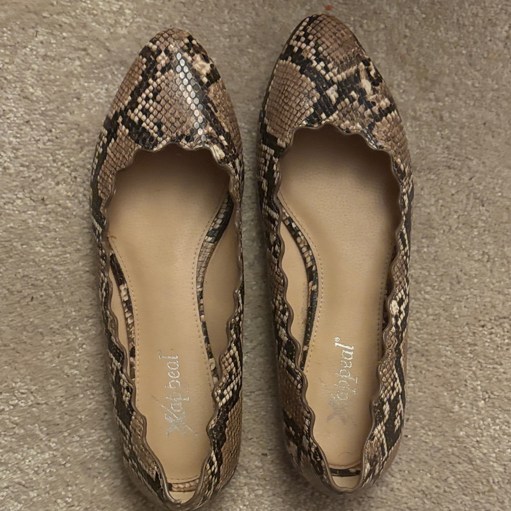 *NWOT Xappeal Snakeskin Flats Women’s Sz 8*